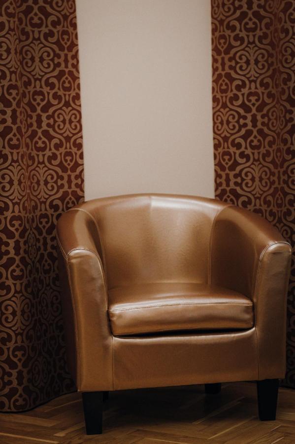 Dozsa Apartman Szeged Buitenkant foto