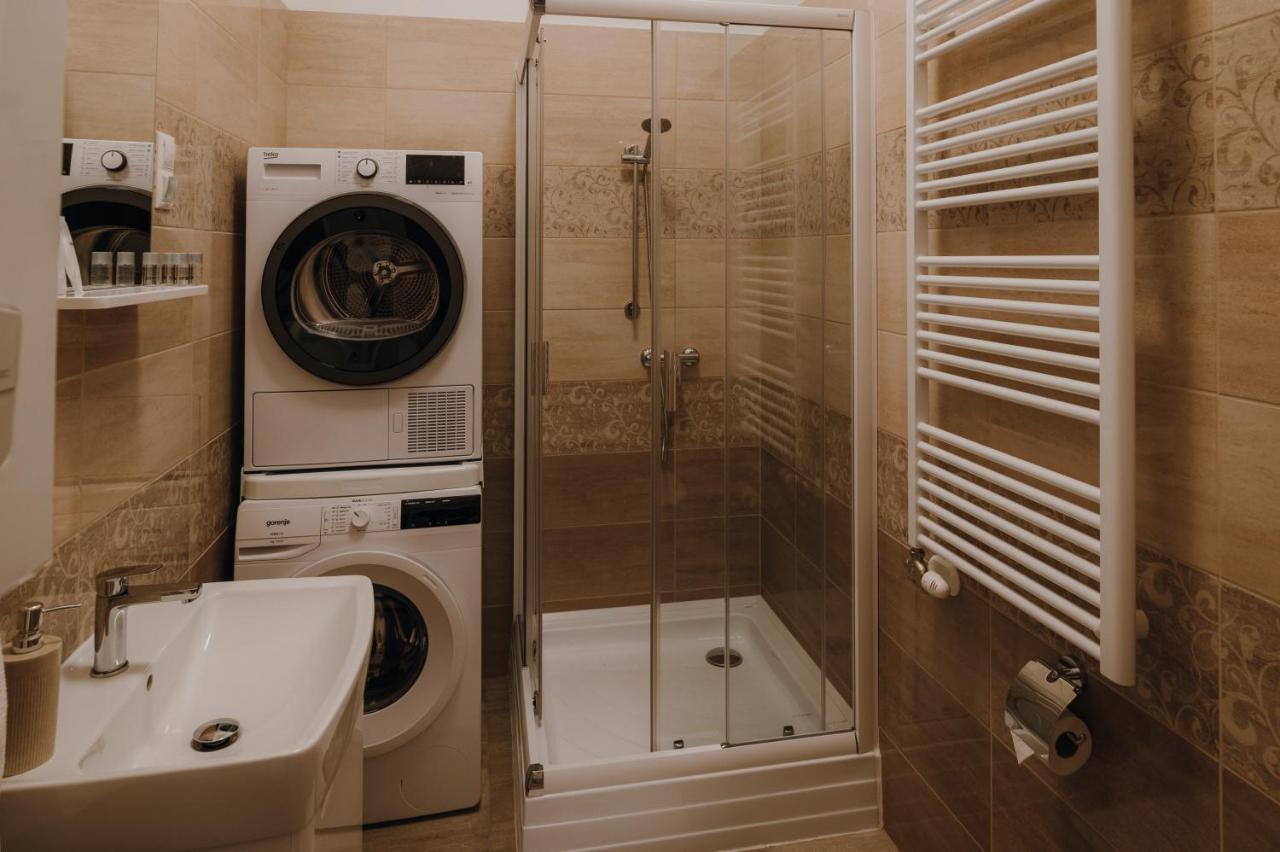 Dozsa Apartman Szeged Buitenkant foto