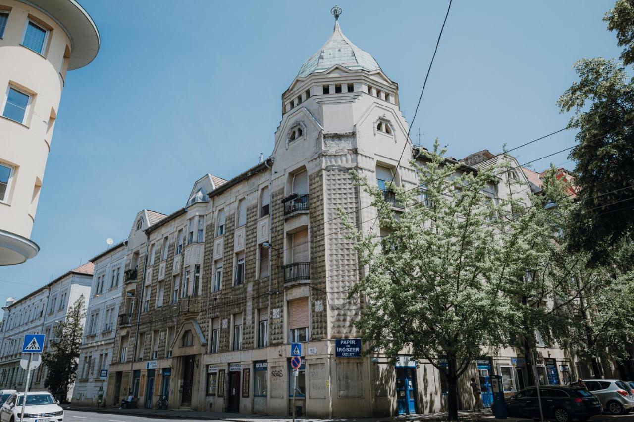 Dozsa Apartman Szeged Buitenkant foto