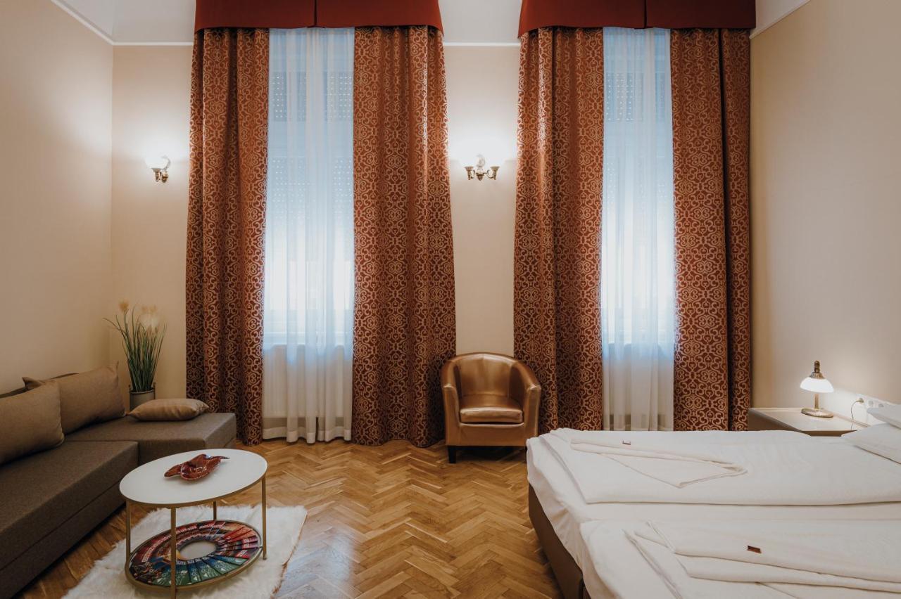 Dozsa Apartman Szeged Buitenkant foto