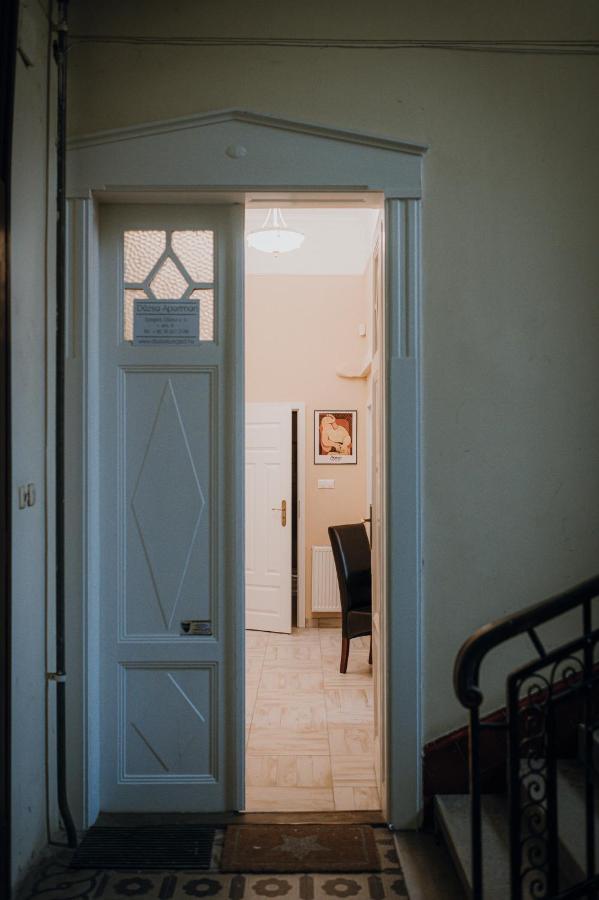 Dozsa Apartman Szeged Buitenkant foto