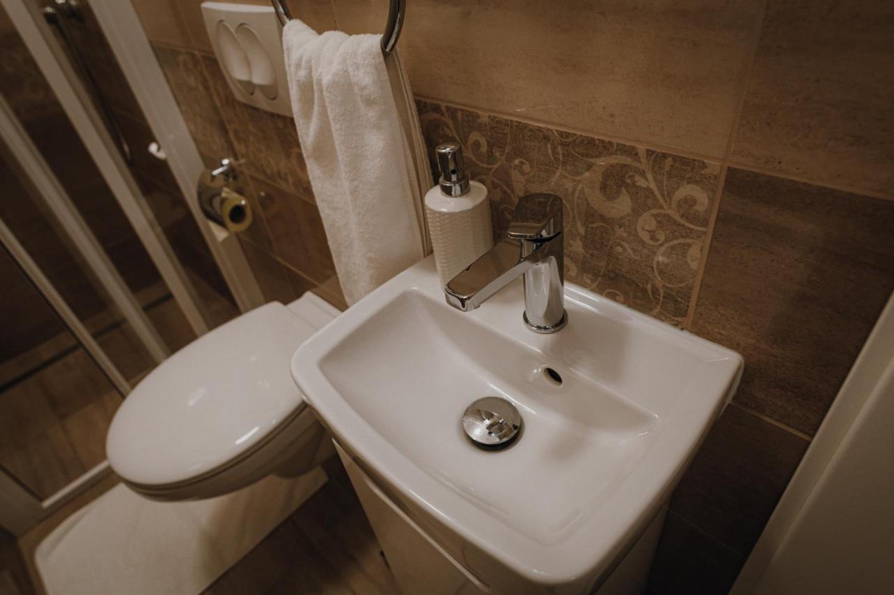 Dozsa Apartman Szeged Buitenkant foto
