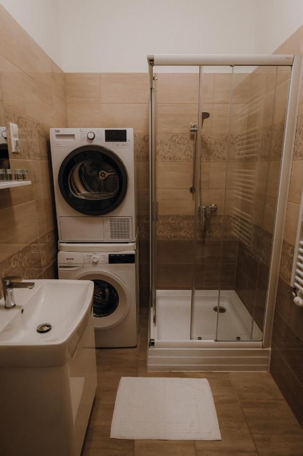 Dozsa Apartman Szeged Buitenkant foto