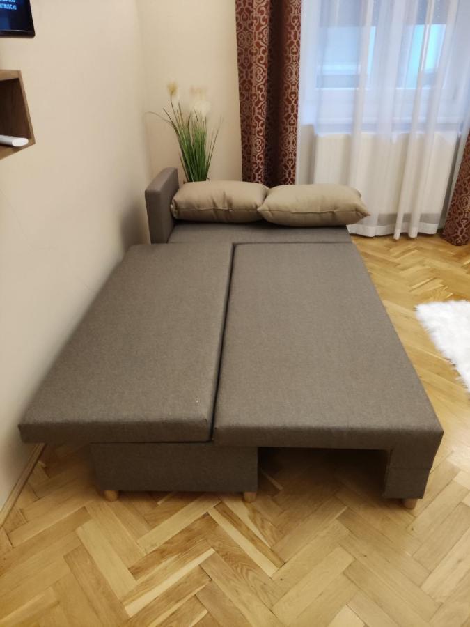 Dozsa Apartman Szeged Buitenkant foto